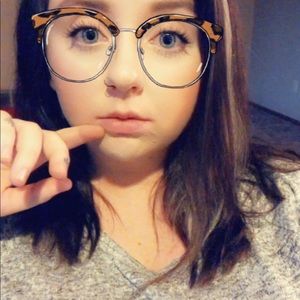 Meet your Posher, Ariel